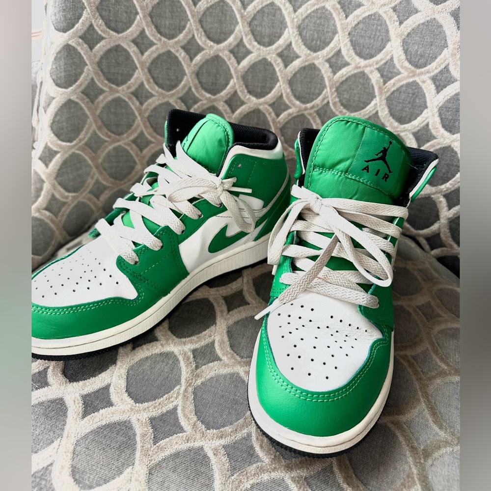 AIR JORDAN 1 MID "LUCKY GREEN" sneakers